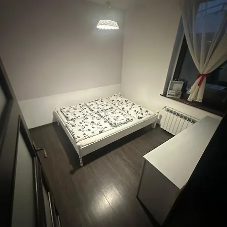 Izdebka Apartment Bochowo